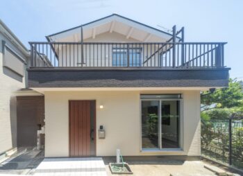 彩光豊かな二階建て住宅を耐震補強リフォーム